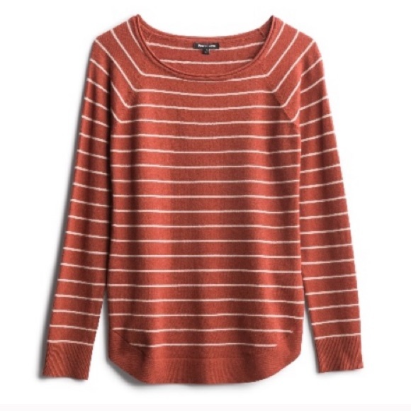 valencia curved hem pullover